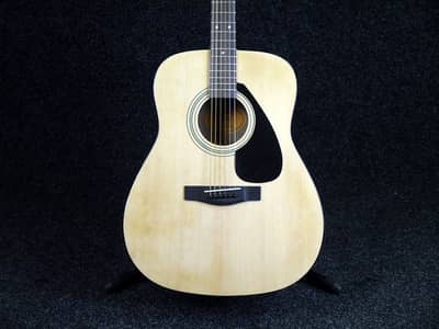 Yamaha F310 Acoustic Guitar ( Original Guitar)