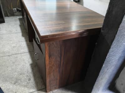office exceticve table