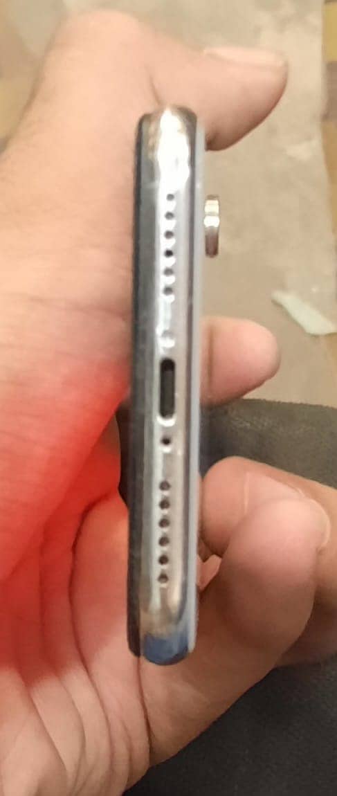 Apple iPhone X 3