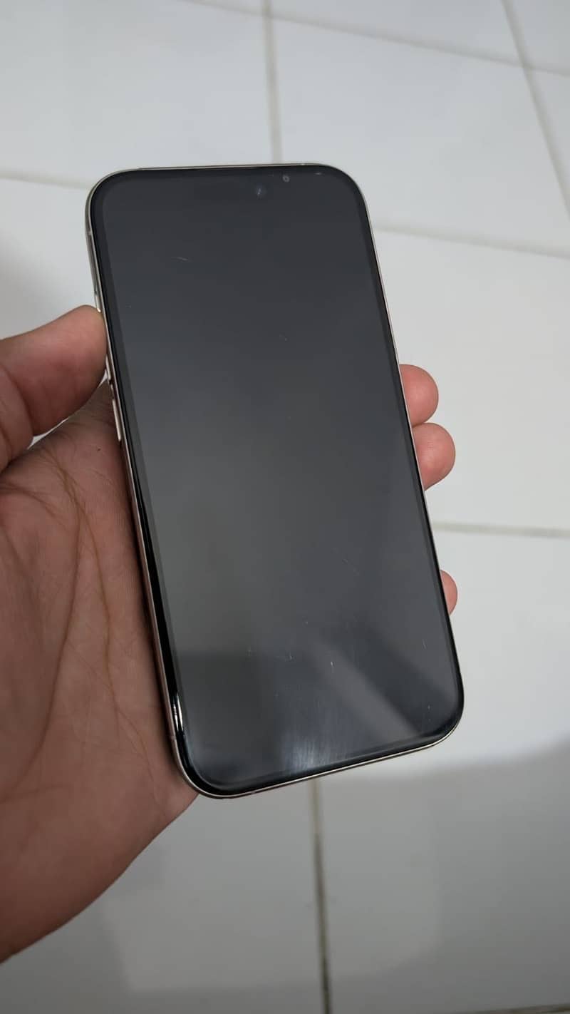 Apple iPhone 15 Pro 3