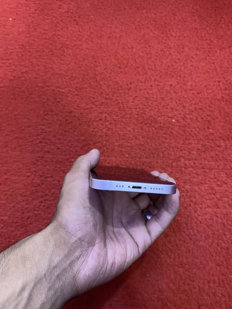 Apple iPhone 13 2