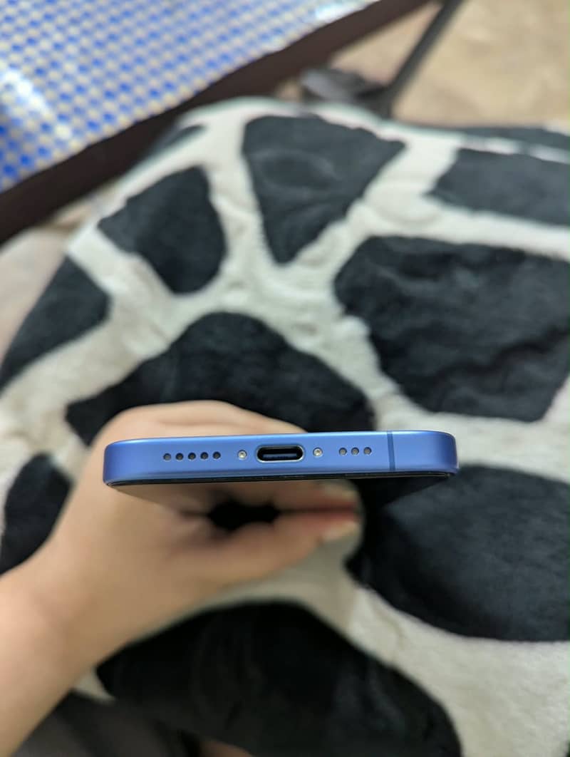 Apple iPhone 16 1