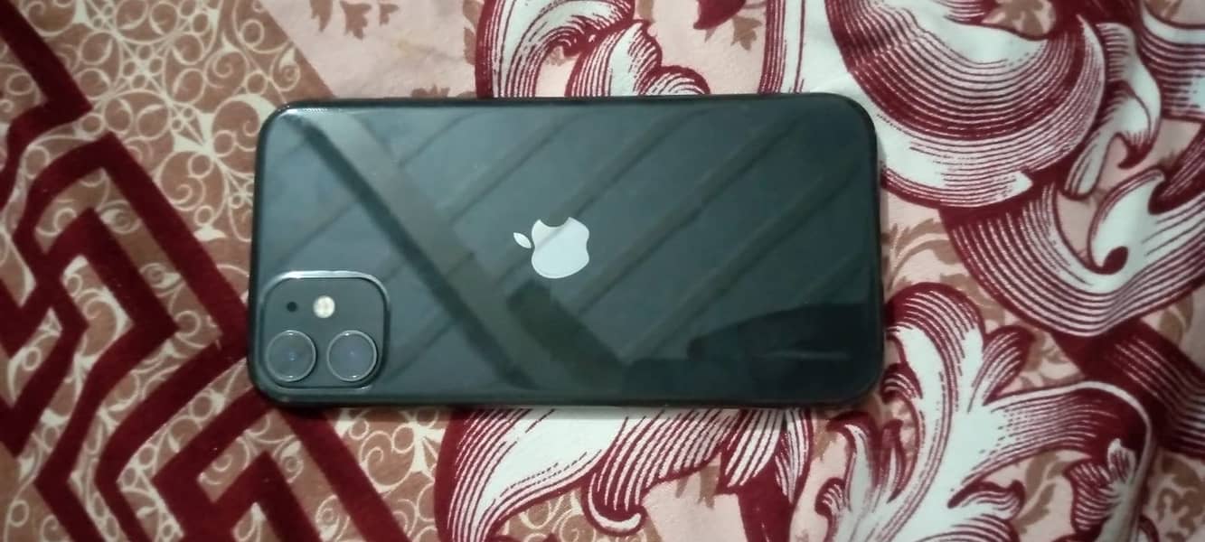 Apple iPhone 11 4