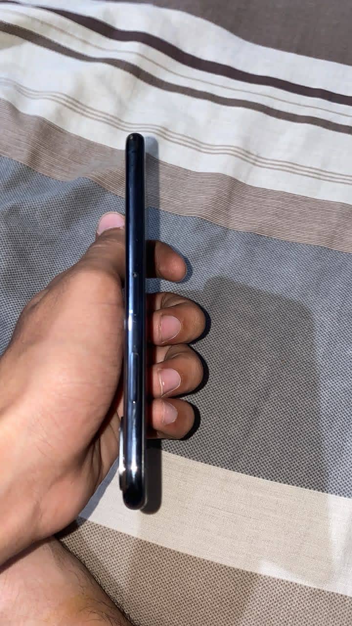 Apple iPhone X 2
