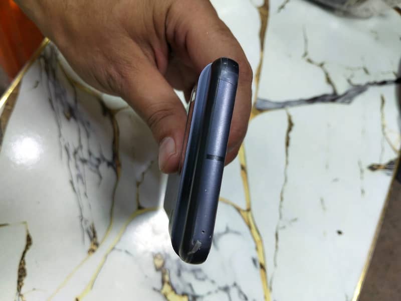 Google Pixel 8 4