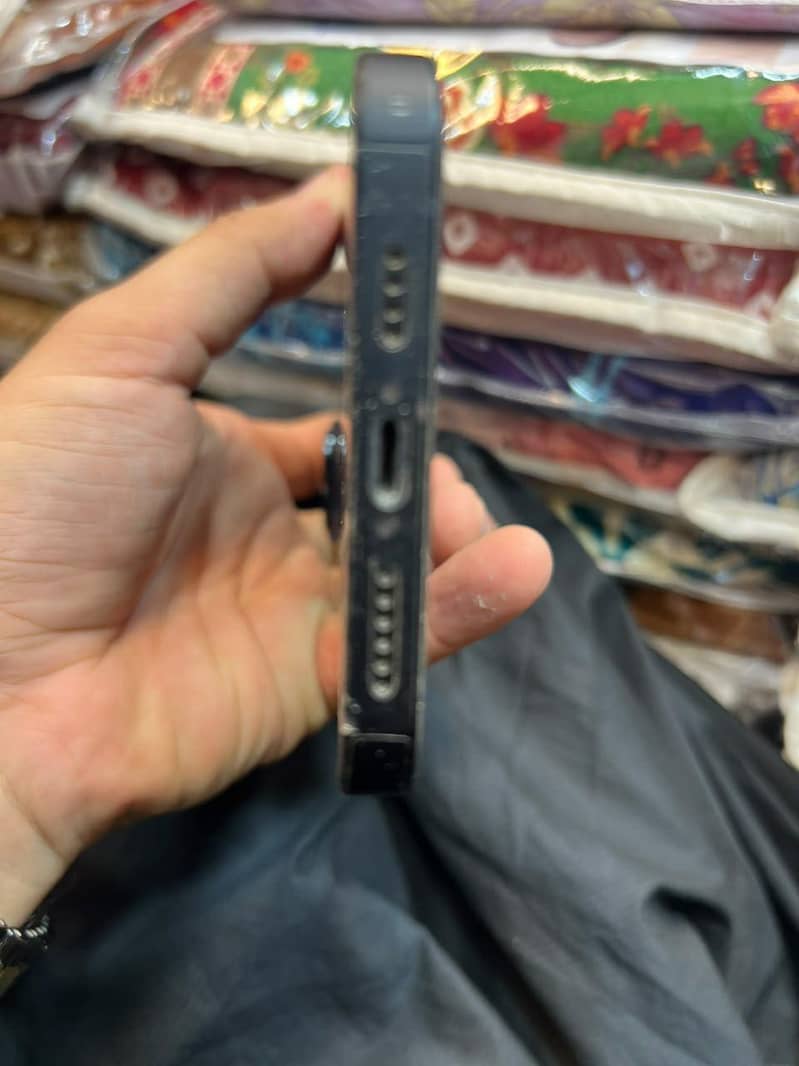 Apple iPhone 14 plus 3