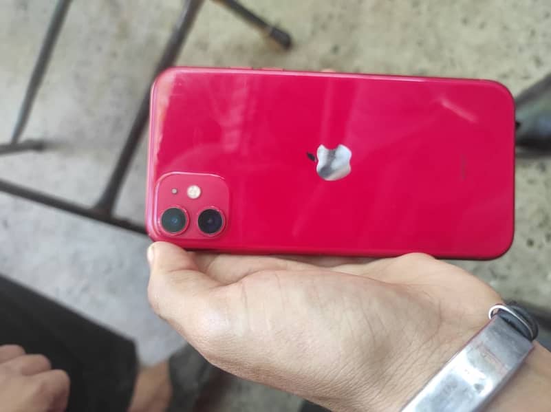 Apple iPhone 11 4
