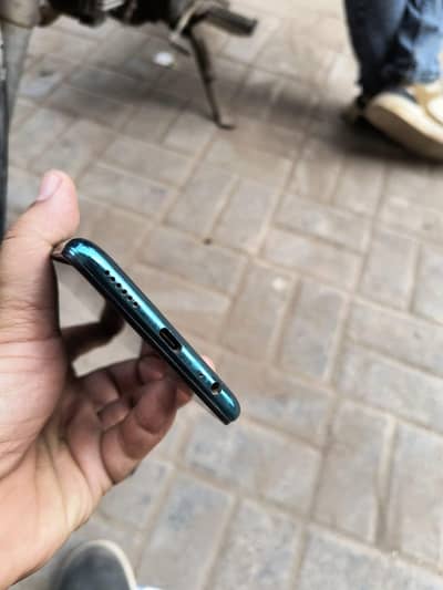 2 phone Motorola edge 2022 and infinx zero 8i