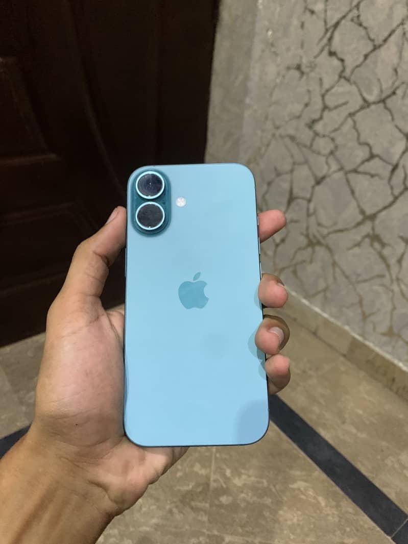 Apple iPhone 16 1