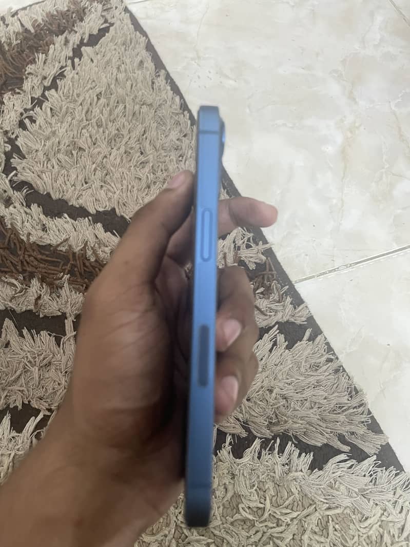 Apple iPhone 13 1