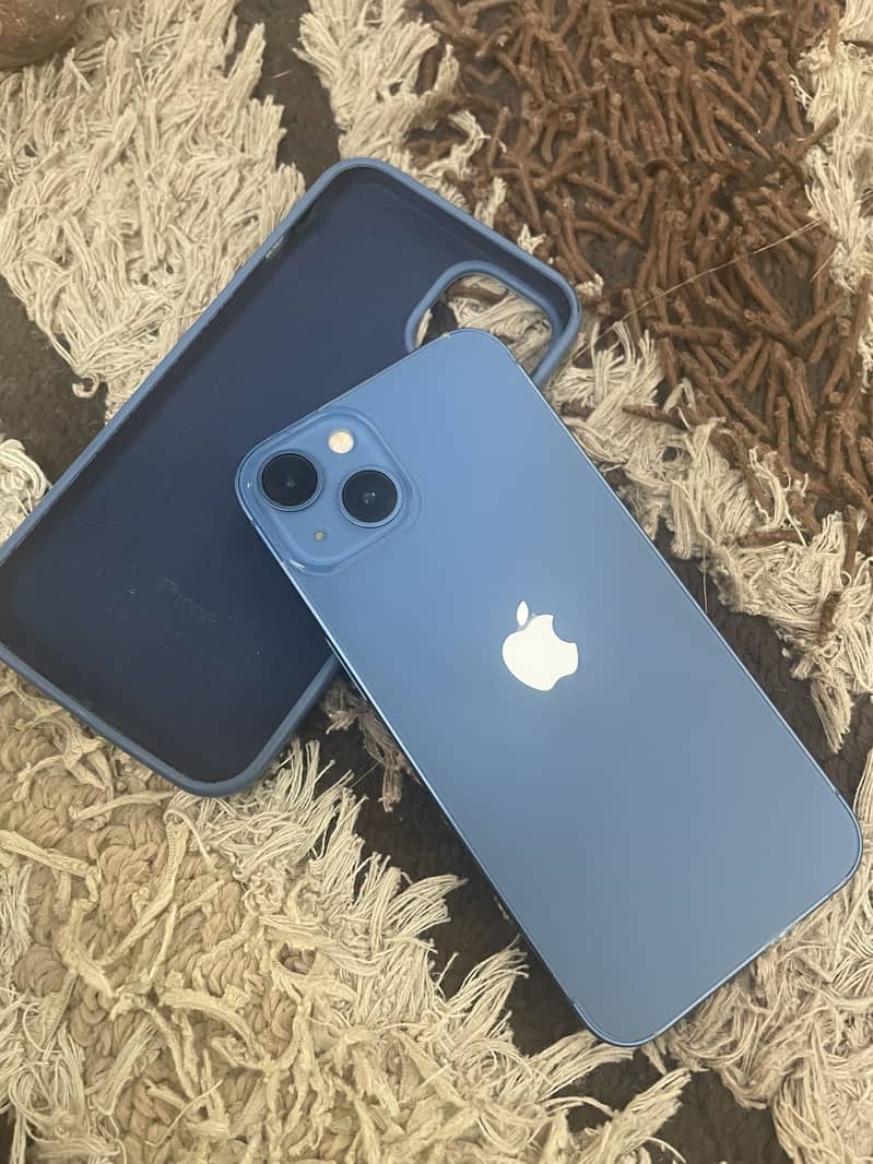 Apple iPhone 13 4