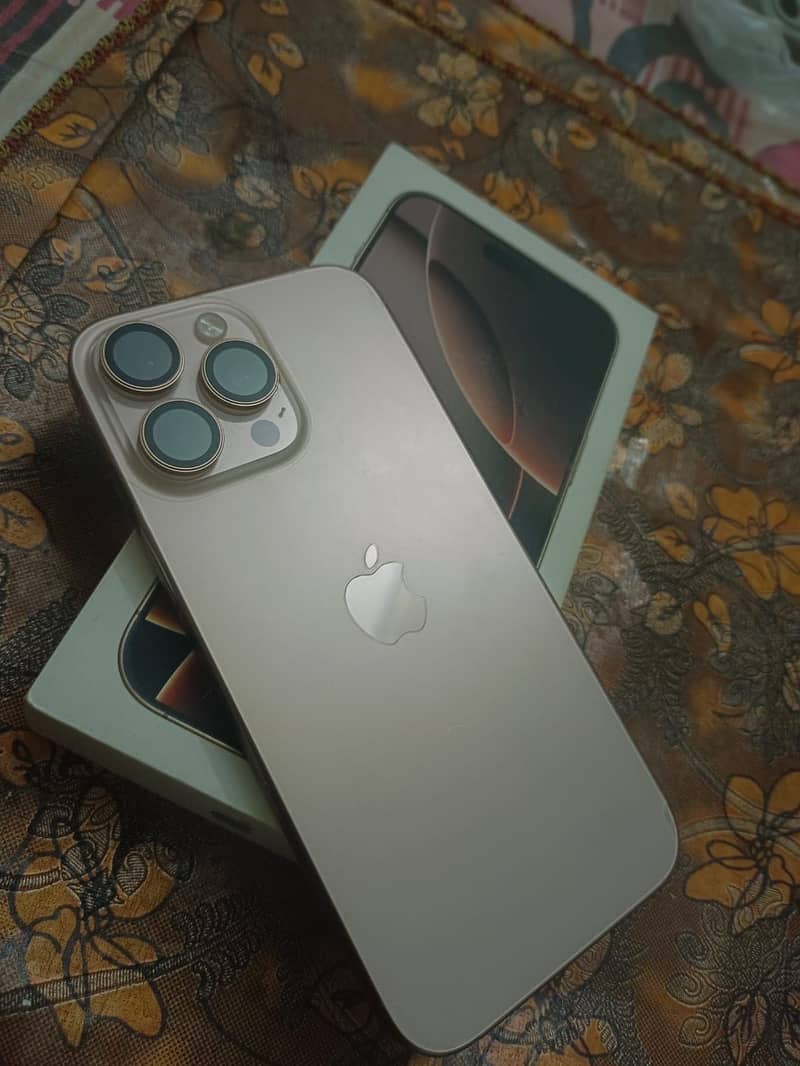 Apple iPhone 16 Pro Max 2