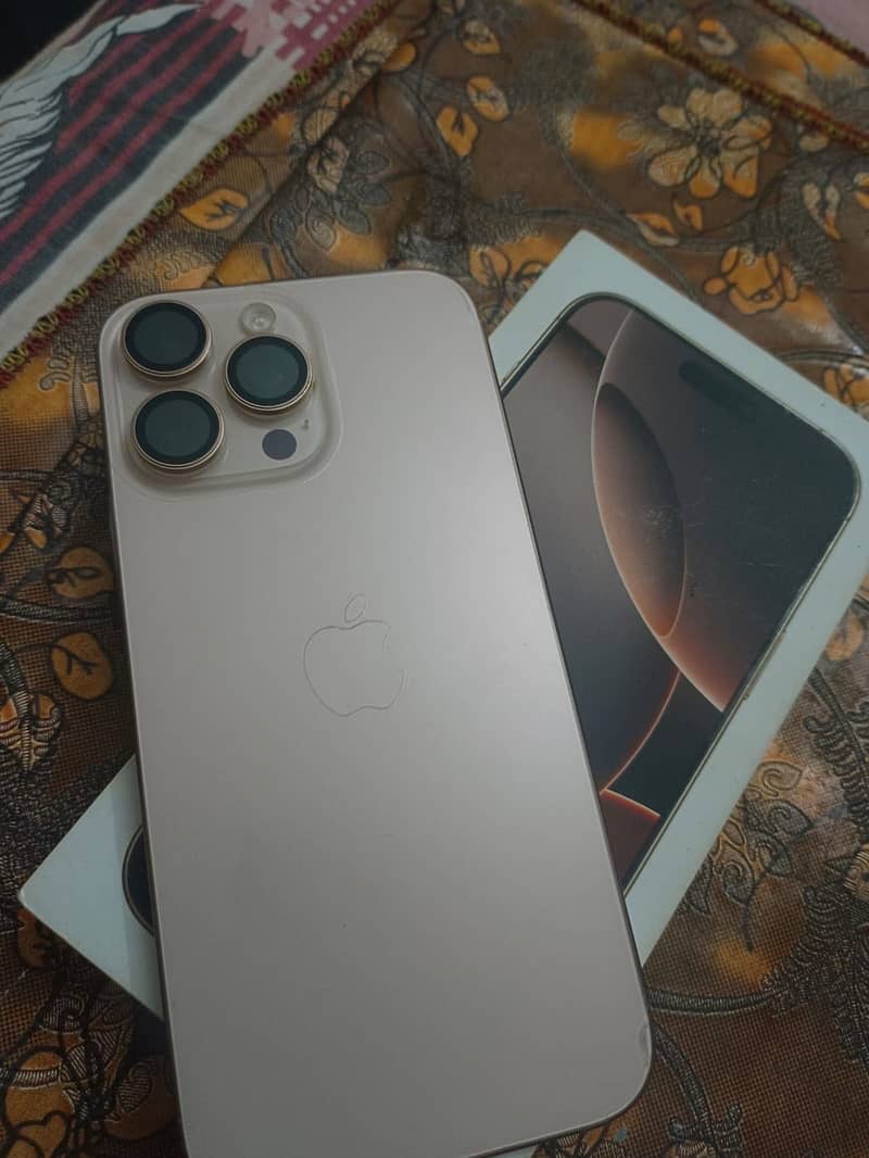 Apple iPhone 16 Pro Max 5