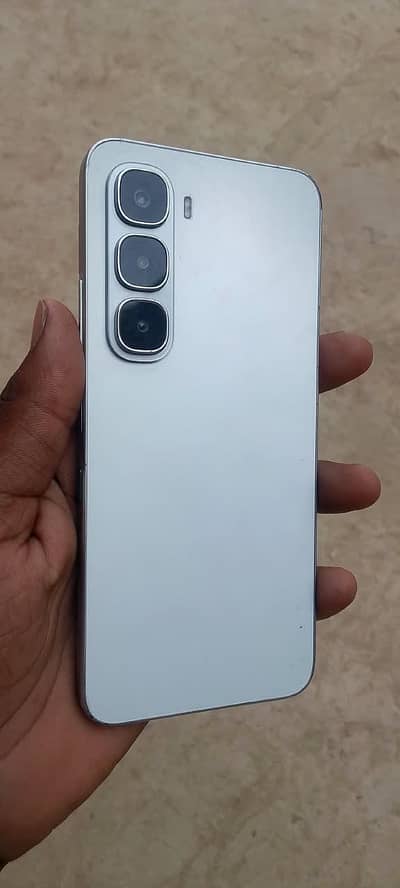 Infinix hot 60i 6+4 128 warranty 8 month final 45000