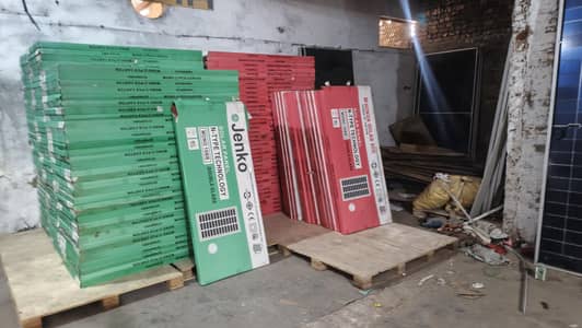 jenko / Honda 290w solar penels