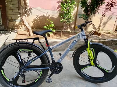 Beautiful ful Cycle. Price my Ander kamo bashi ho jy gii