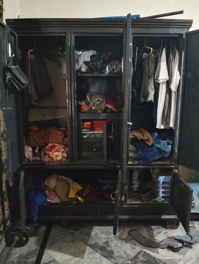 wardrobe 1