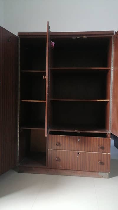 Good Condition Big Size Wardrobes almari