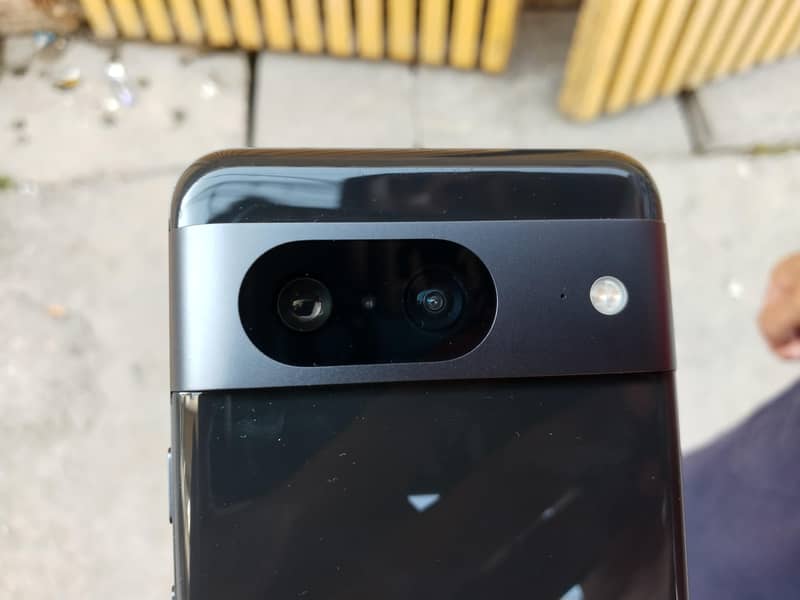 Google Pixel 8 6