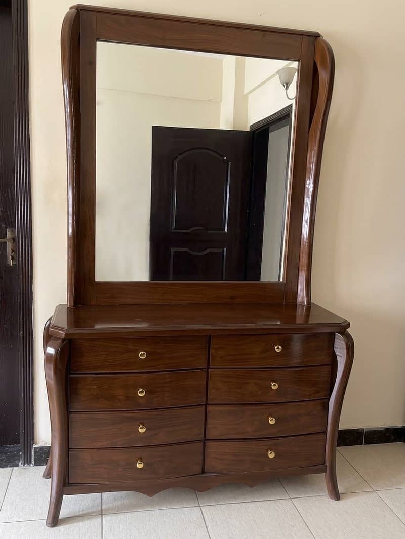 Bed set with side table and dressing table 1