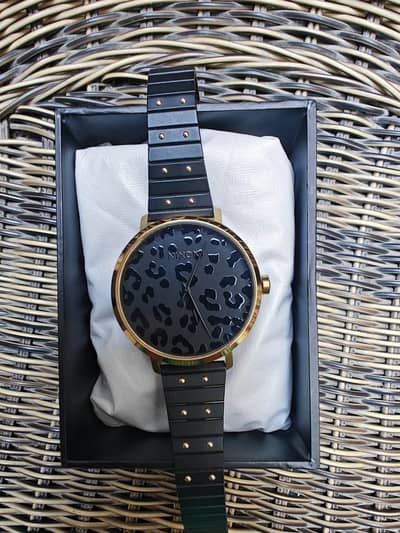Original Nixon "The Arrow" Special Edition Watch – Leopard Dial