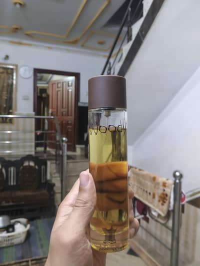 Perfume woody Eau de by Arabian oud.