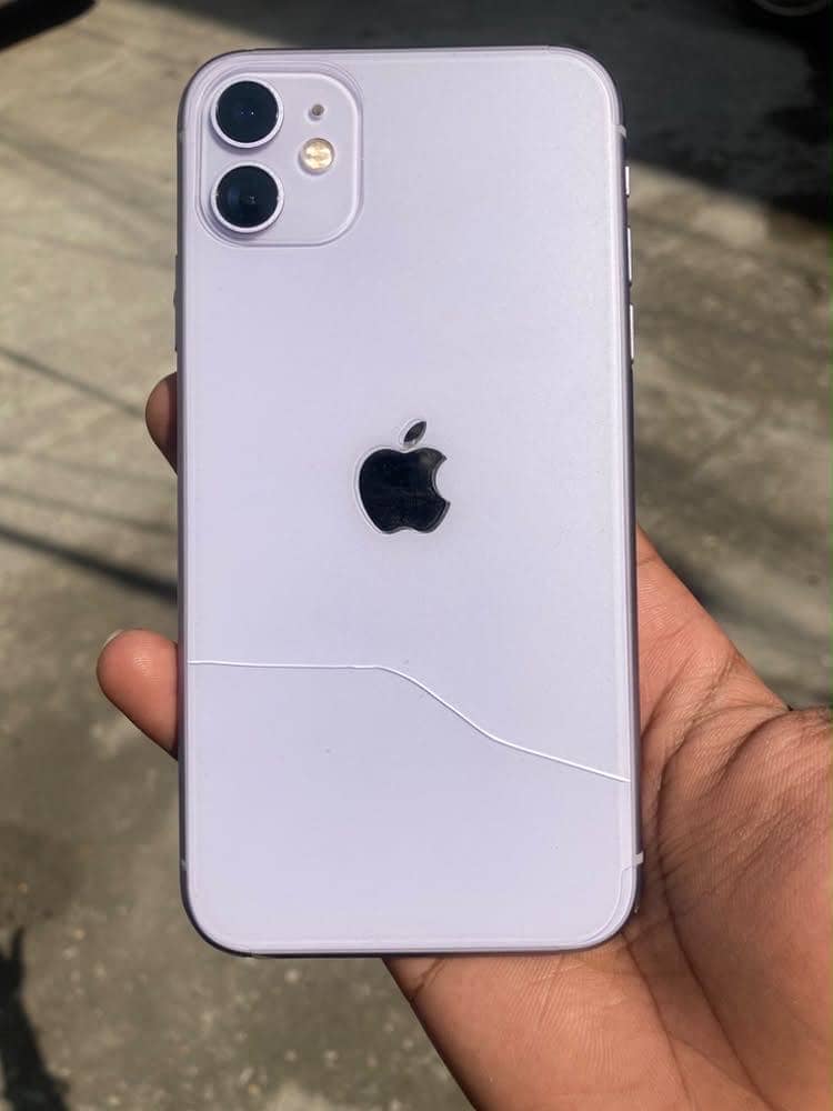 Apple iPhone 11 4