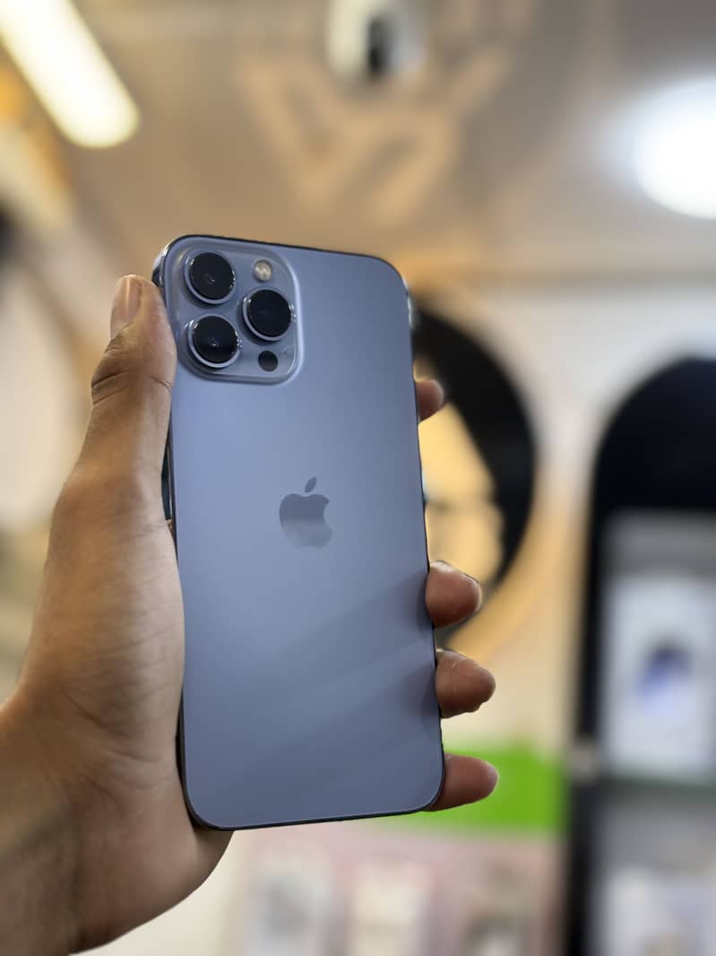 Apple iPhone 13 Pro Max 1