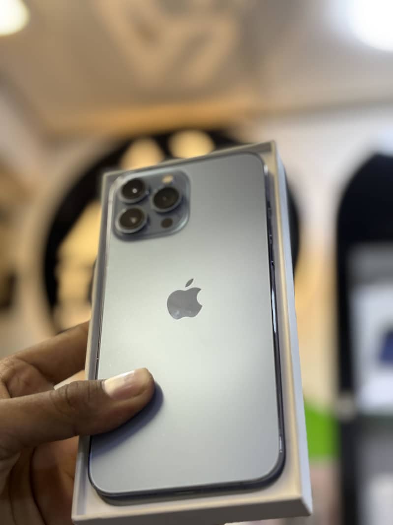 Apple iPhone 13 Pro Max 4