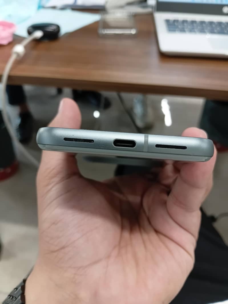 Google Pixel 8 2