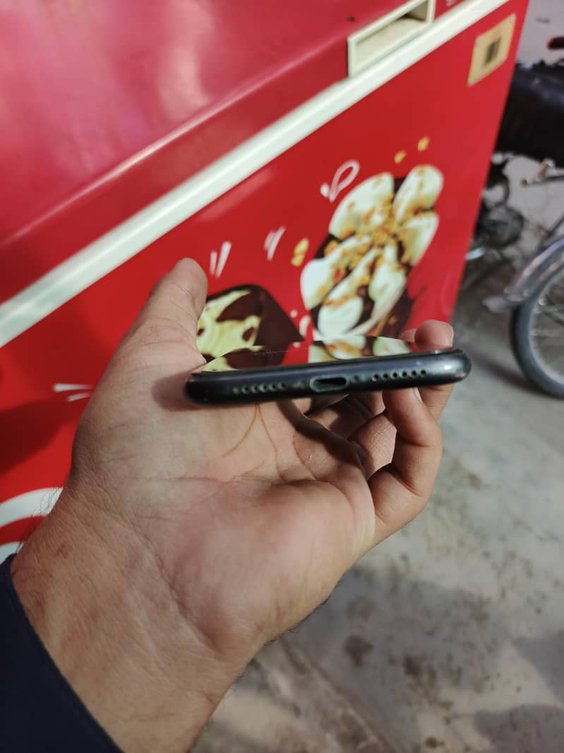 Apple iPhone 11 6