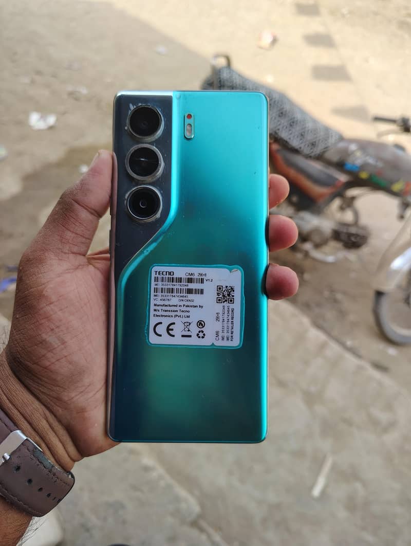 Tecno CAMON 40 Pro 4