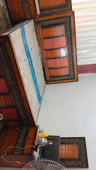 bed and 2 siet table dreesing