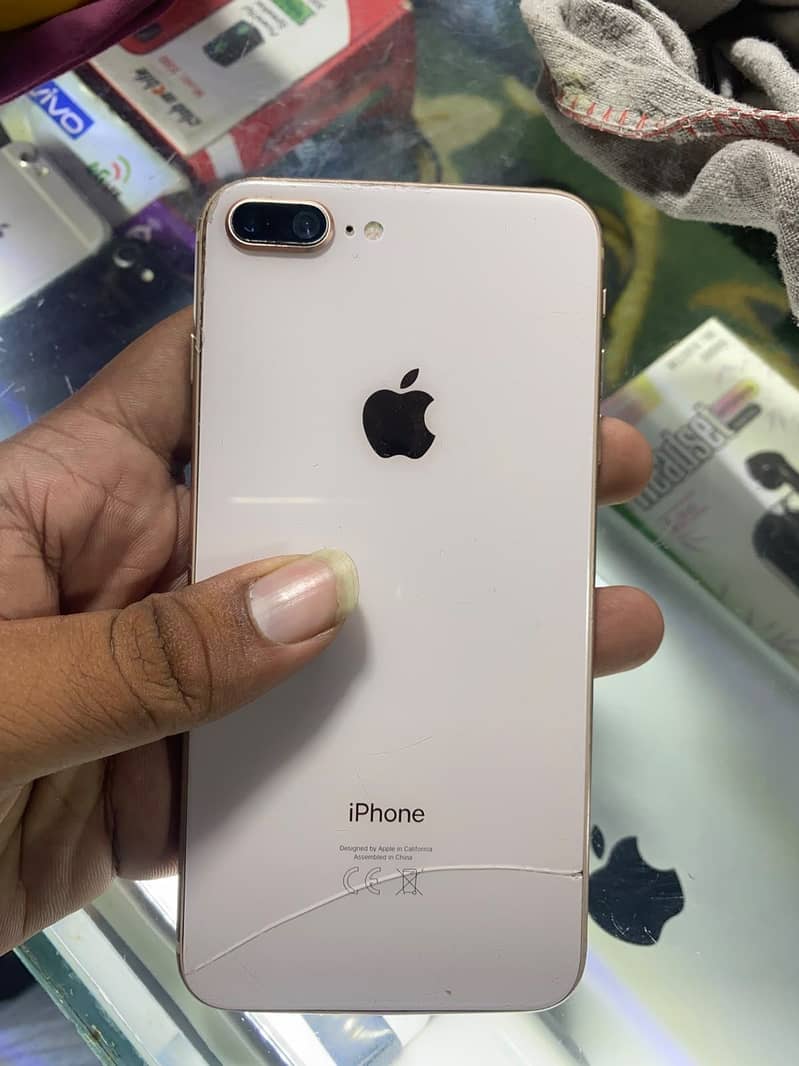 Apple iPhone 8 Plus 1