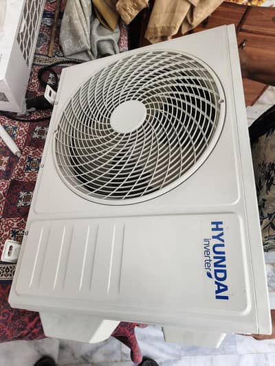 Hyundai 1.5 ton ac vip condition only 4 months used