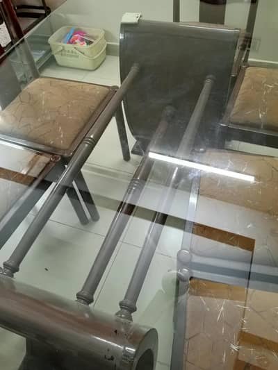 8 Seater Dining Table – 100% Pure Sheesham Wood – Like New
