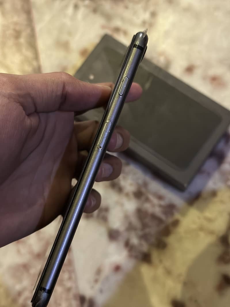 Apple iPhone 8 Plus 2