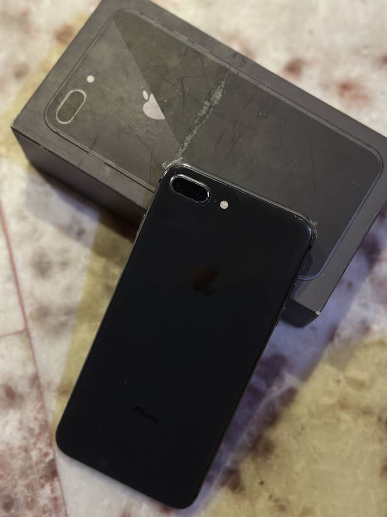 Apple iPhone 8 Plus 4