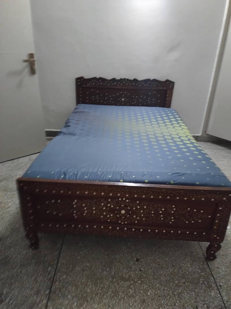 bed and dressing table 0