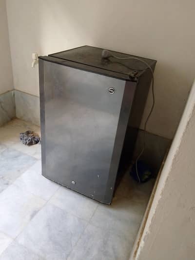 pel mini fridge