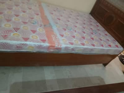 single bed in good condition