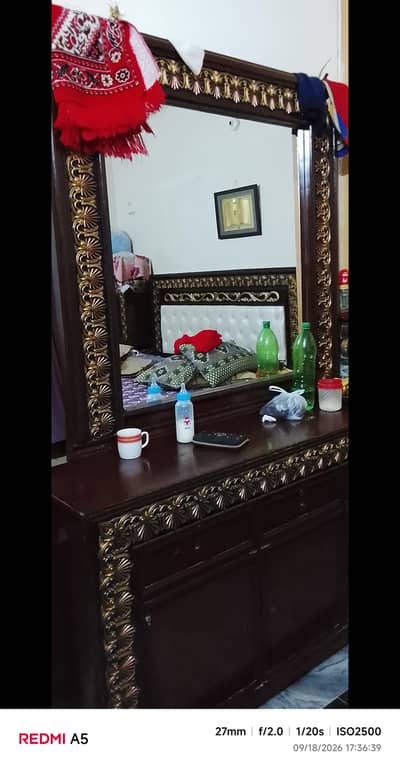 dressing table and side tables