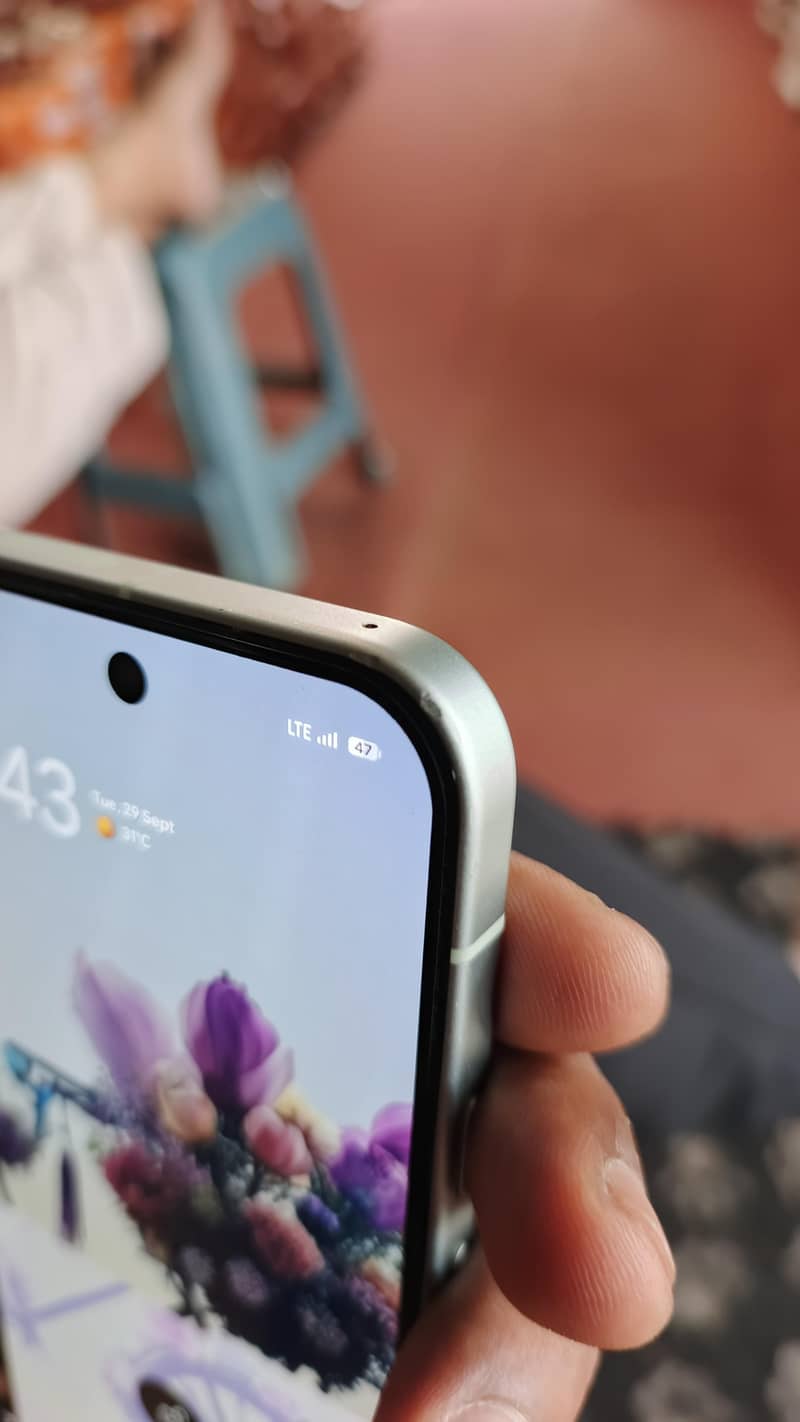 Google Pixel 9 4