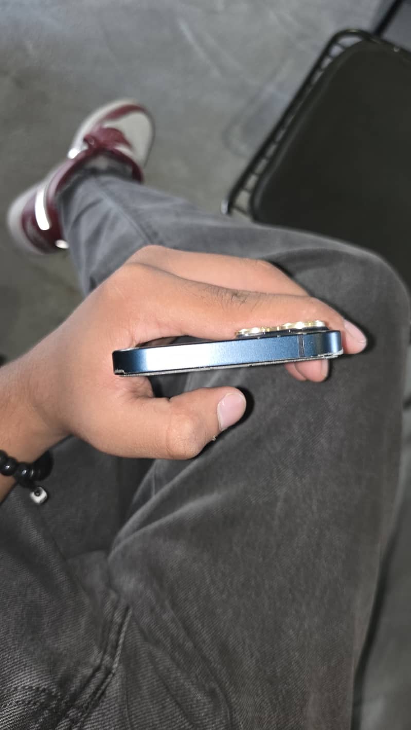 Apple iPhone 13 1