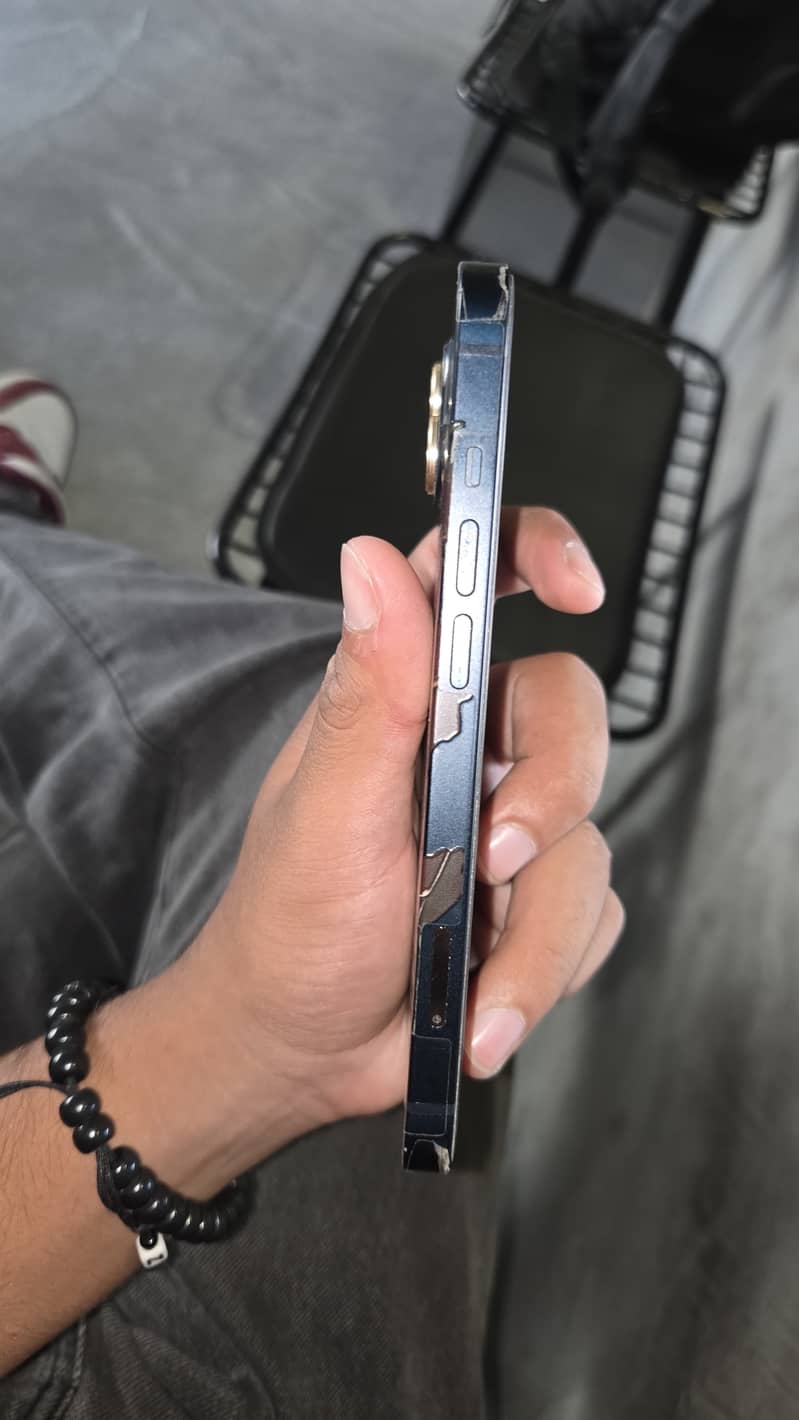 Apple iPhone 13 3