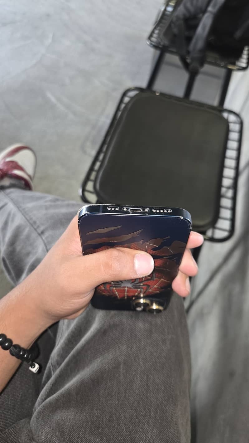 Apple iPhone 13 4