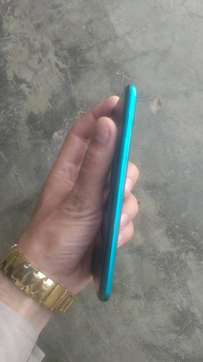 Sharp Aquos R3 2
