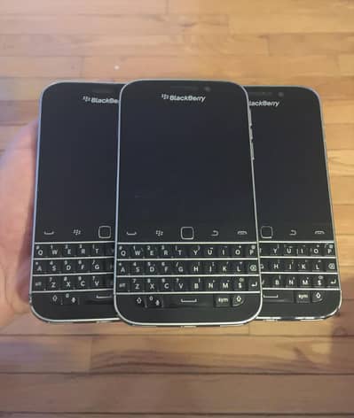 BLACKBERRY CLASSIC in Good Condition