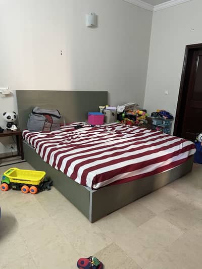 Double Bed with mattress