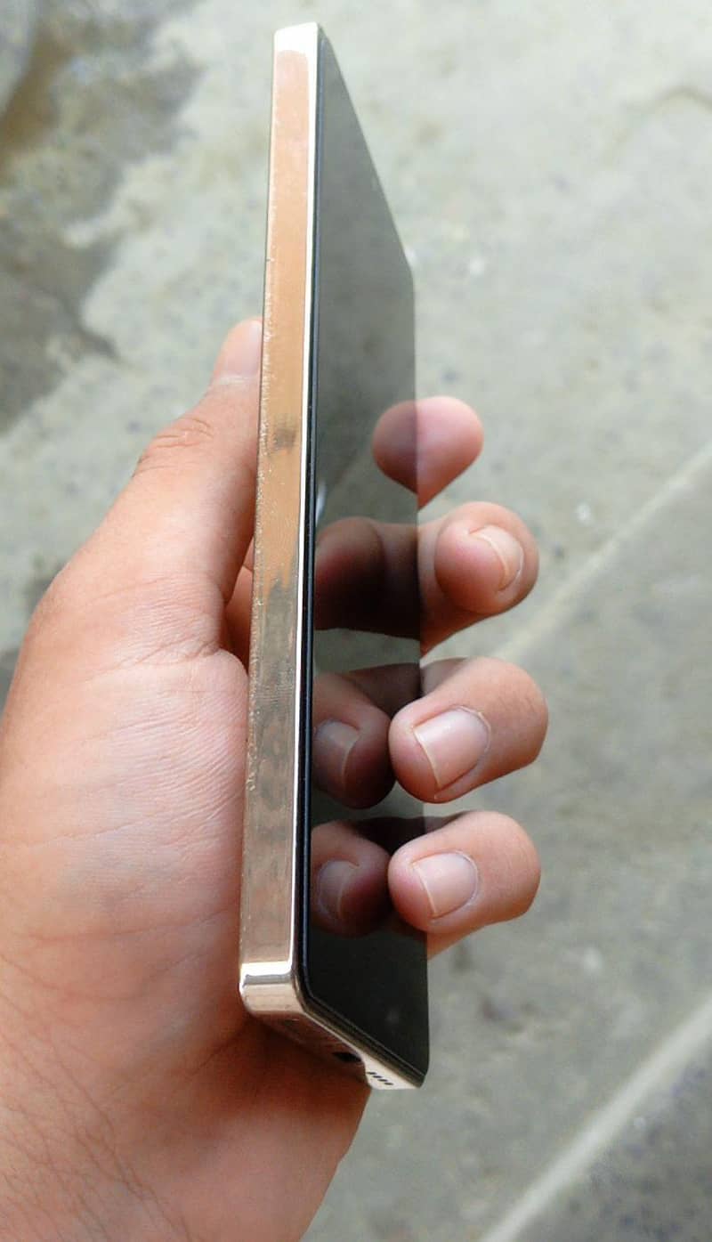Infinix Note 40 4
